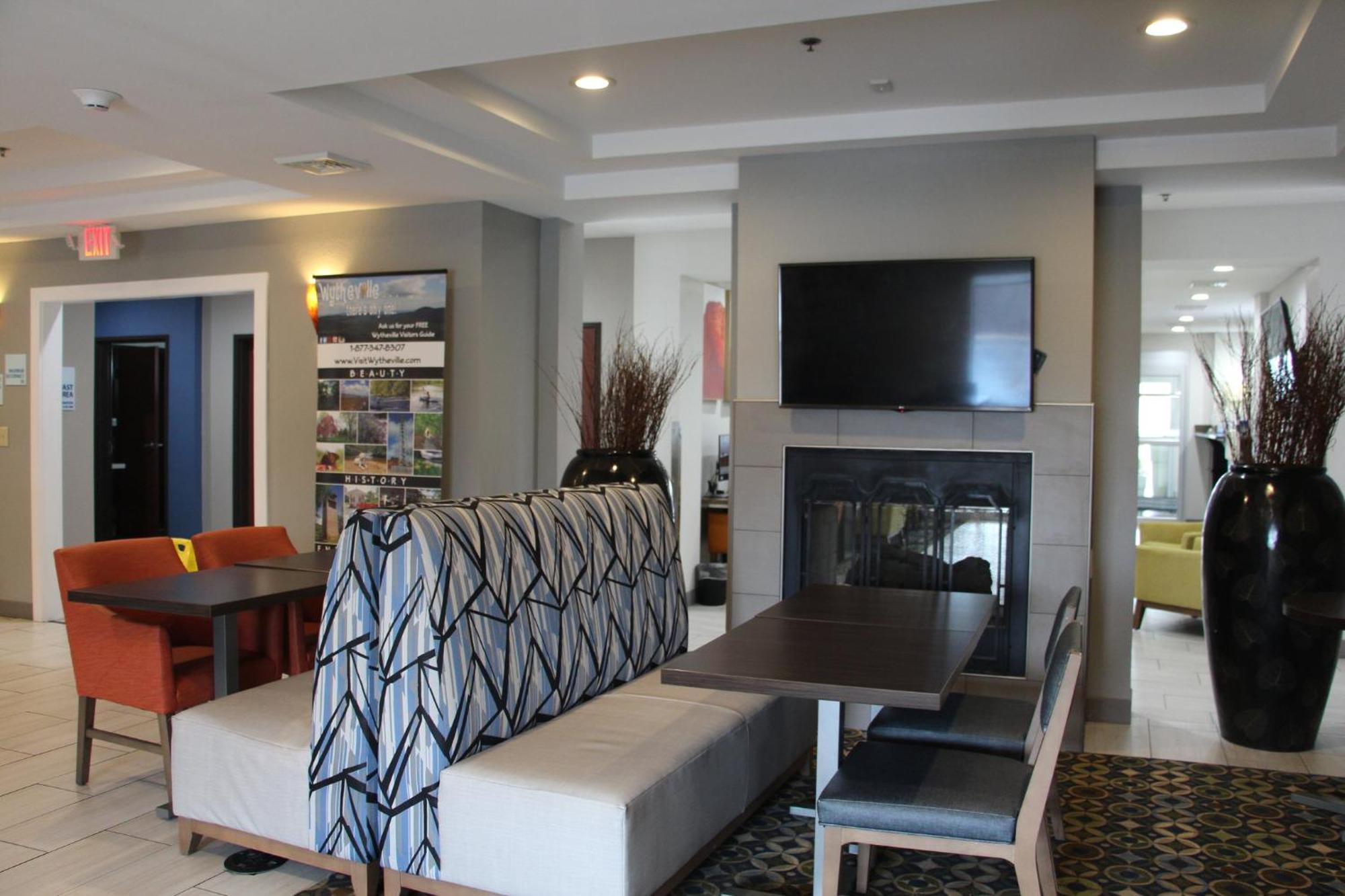 Holiday Inn Express & Suites Wytheville By Ihg Eksteriør billede